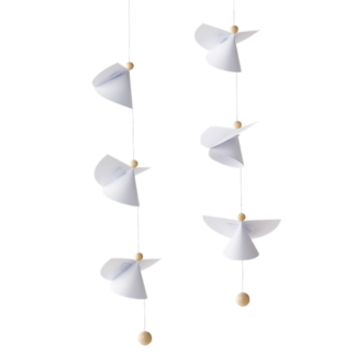 Få værtindegave inspiration eller julegaveideer til hende med unikke og håndlavede mobiler og uro fra Flensted Mobiles. Vores uroer og mobiler er perfekte som elegant brugskunst til hjemmet