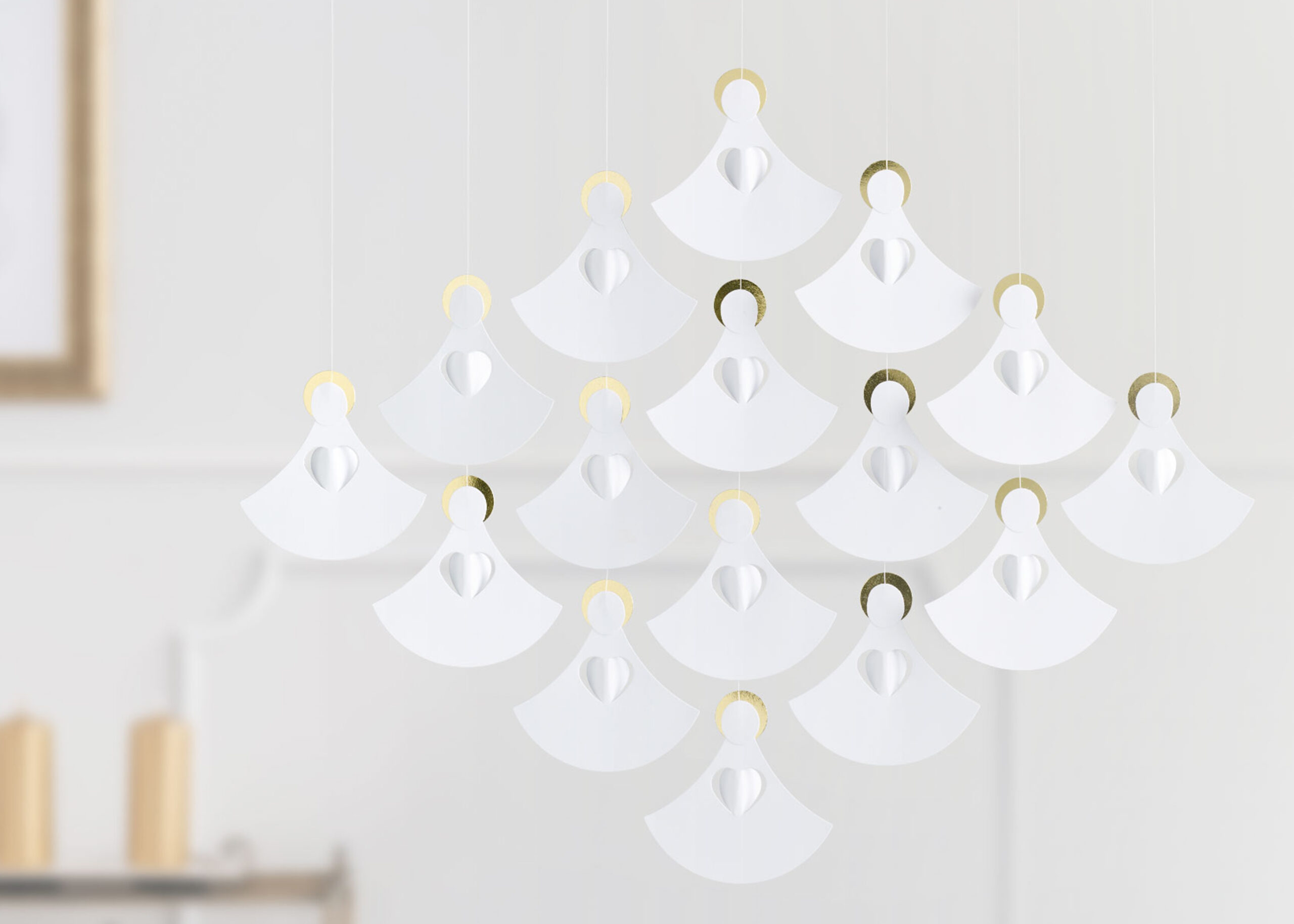 Køb uroer og mobiler hos Flensted Mobiles. Mobiler og uro er den perfekte gave til barnedåb, julegaver til ansatte, barselsgave til mor m.m. Søger du efter julegaveideer til hende eller fars dag ideer, så se vores udvalg